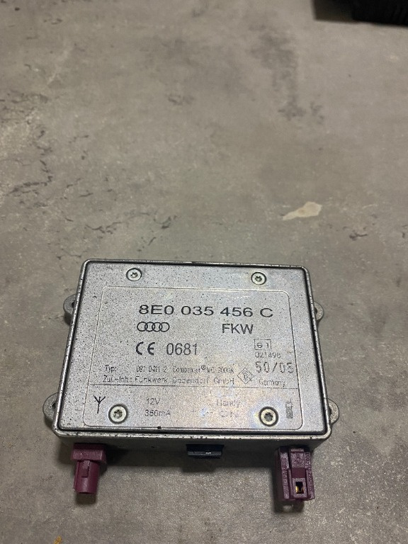 Amplificator Antena Cod 8E0035456C/ 8E0 035 456 C pentru Audi Q7 2007