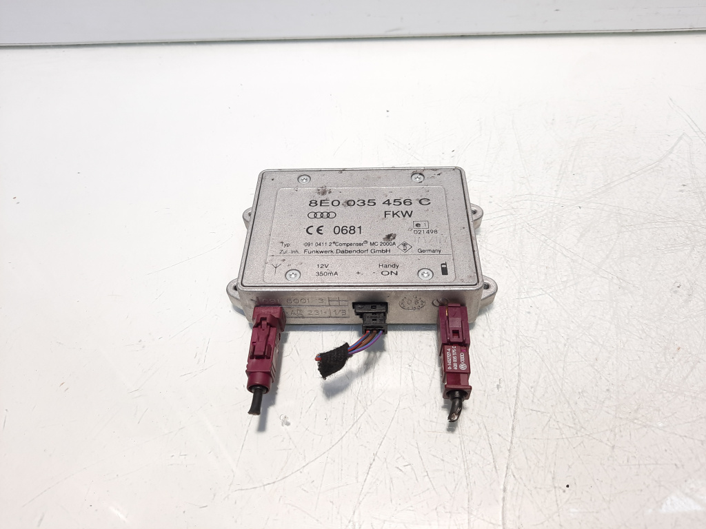 Amplificator antena, cod 8E0035456C, Audi A6 Allroad (4FH, C6) (idi:564137)