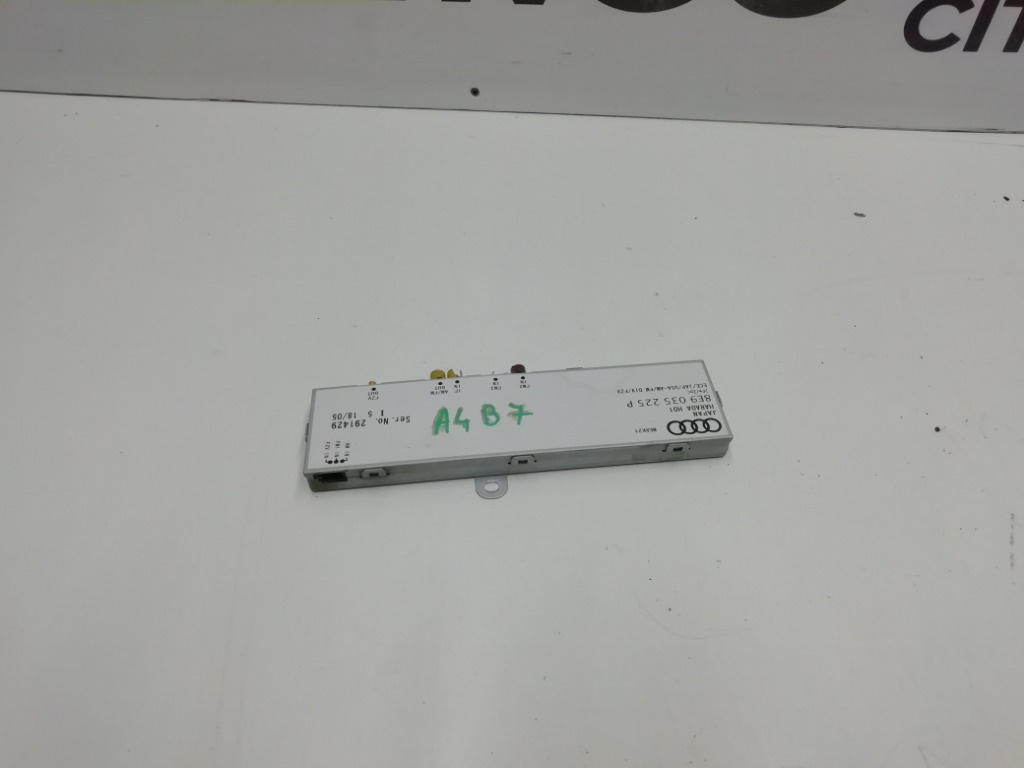 Amplificator antena radio Audi A4 B7 A6 C6 Cod 8E9035225P