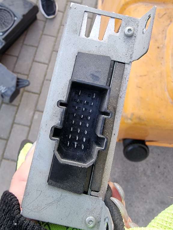 Amplificator Audi A4 B7 cod 8E9035223