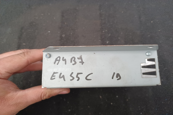 Amplificator audio 8E9035223D 8E9035223D