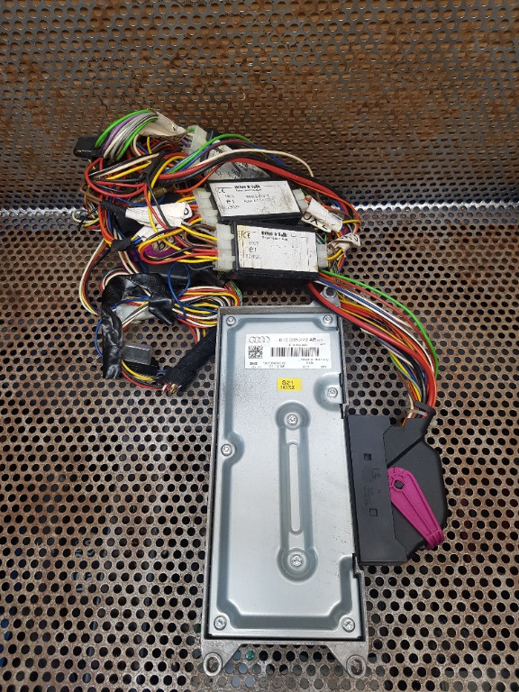 Amplificator audio Audi A4 A5 cod piesa 8T0035223A