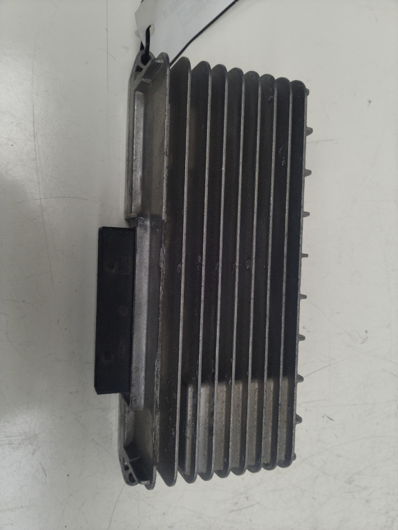 Amplificator audio Audi A4 B8 an 2014 cod piesa 8t0035223ah