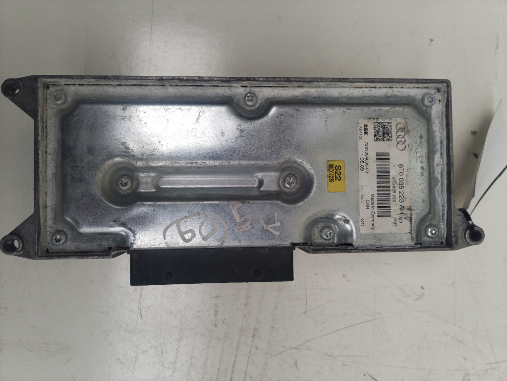 Amplificator audio Audi A4 B8 an 2014 co