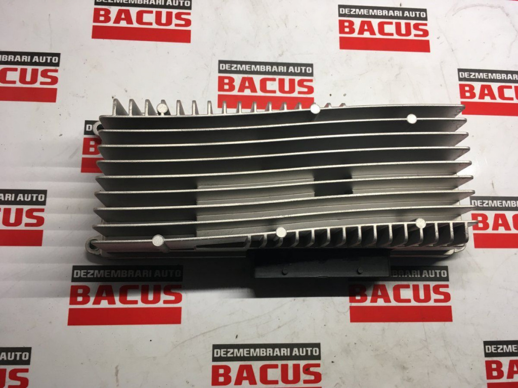 Amplificator audio Audi A4 B8 cod: 8r0035223f
