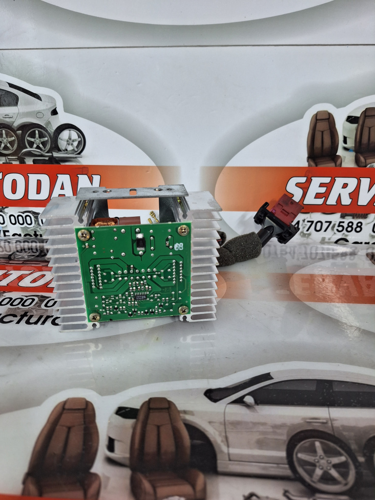 Amplificator audio Audi A6 (1997-2004) [4B, C5] 1.9 Motorina 2002, 8608800006