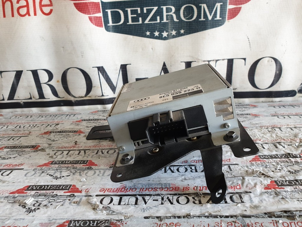 Amplificator audio Audi A8 D3 cod piesa 