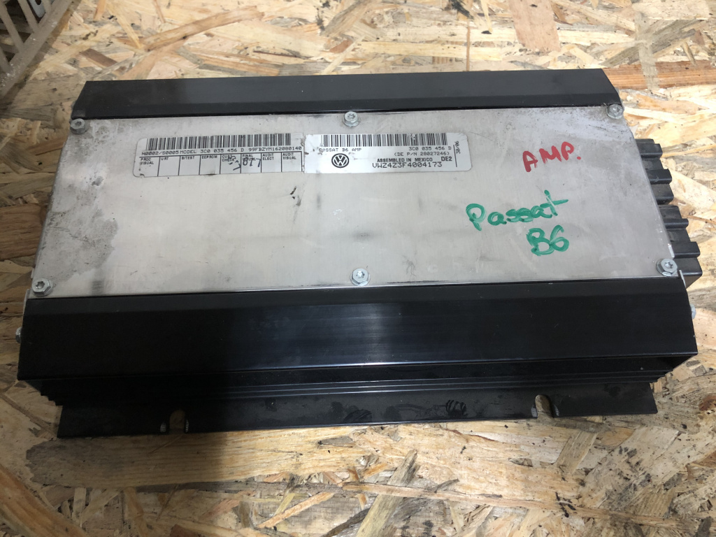 Amplificator audio Vw Passat B6 3C0035456D 28027246