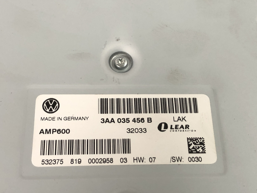 Amplificator audio VW Passat B7 3.6i V6 