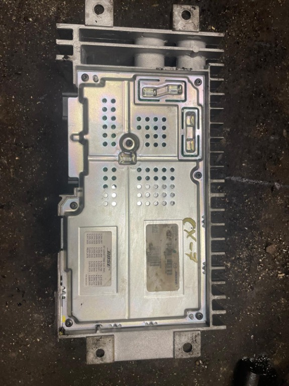 Amplificator Bose Mazda CX-7 cod EG2366920A