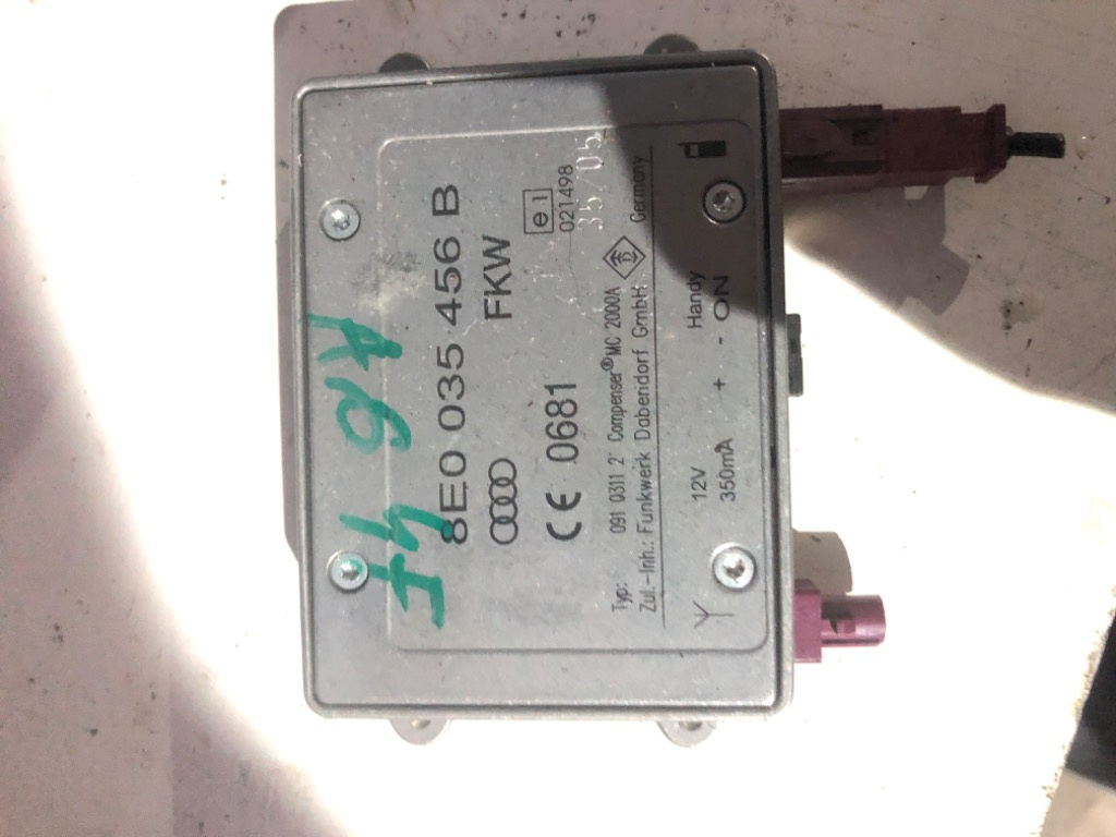 Amplificator semnal Audi A4 A6 cod 8E0035456B 8E0 