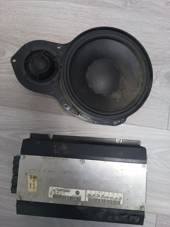 Amplificator/ stație Dynaudio Passat B6 3C0 035 4