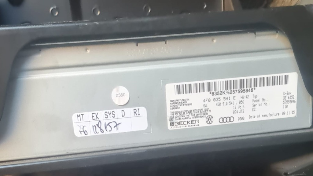 Amplificator Tuner Radio Box Audi A6 4F C6 Cod : 4