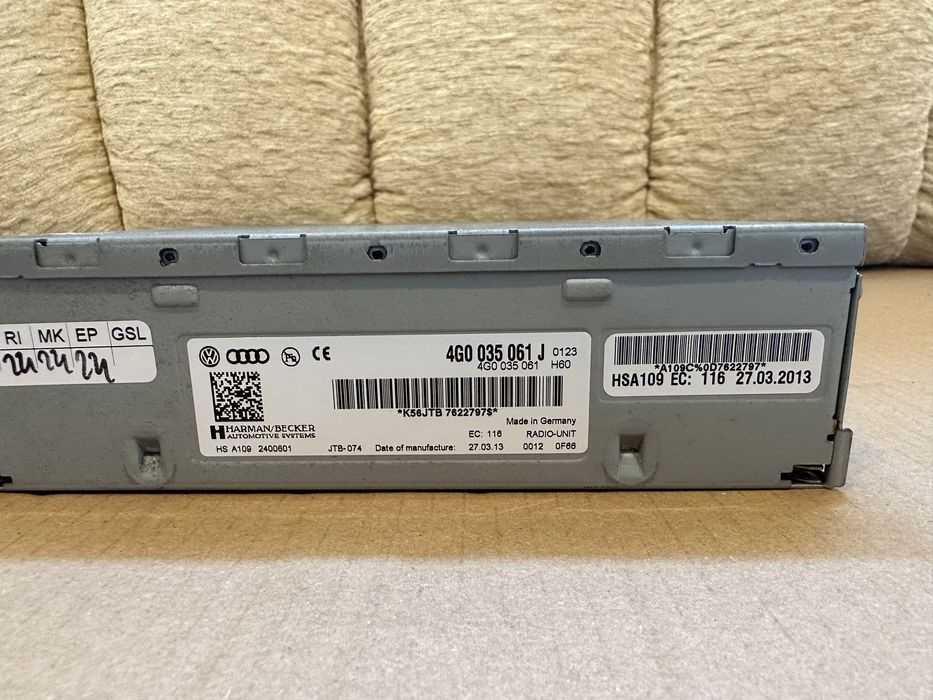 Amplificator / Unitate radio Audi A4 B8,