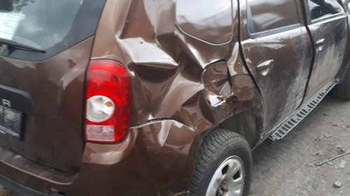 Ansamblu spate complect Dacia Duster 4x4 an 2011 (aripi spate, bara spate, haion, aripa spate dreapta indoita