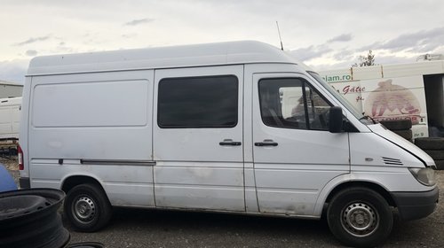 Ansamblu stergatoare cu motoras Mercedes SPRINTER 2004 Autoutilitara 2.2 CDI