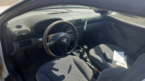 Ansamblu stergator parbriz volan pe stanga Seat Toledo 2 [1999 - 2006] Sedan 1.9 TD MT (110 hp)