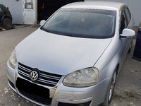 Aparatoare noroi fata dreapta Volkswagen Jetta an 2009 Motor 2.0 CBD Diesel Cutie viteze manuala 6 trepte