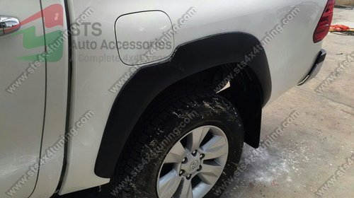 APARATORI ARIPA/OVERFENDER TOYOTA HILUX REVO 2016-2019 [OE DESIGN]