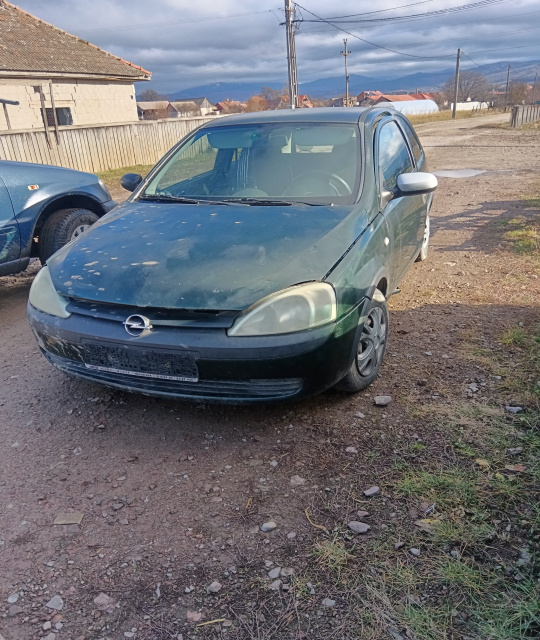 Opel Corsa C 2000-2006 1.4 16V 90 hp 66 kW 1400 cm3 tlumič přední část