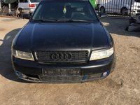 Aripa dreapta fata Audi A4 B5 2001 limuzina 1.9 TDI