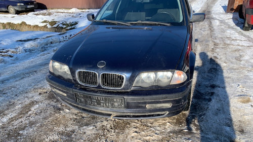 Aripa dreapta fata BMW E46 2004 Break 2.0