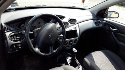 Aripa dreapta fata Ford Focus 1999 hatchback 1800