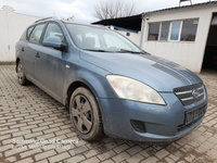 Aripa dreapta fata Kia Ceed Sportswagon 2009 break 1.4 benzina