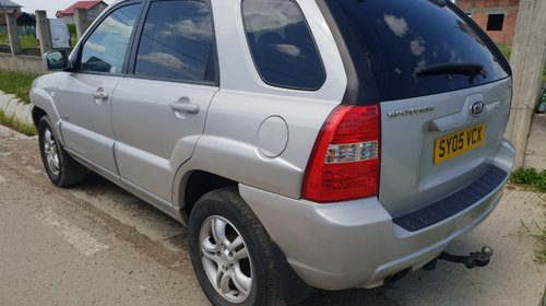 Aripa dreapta fata Kia Sportage 2005 suv 4x4 2.0 crdi d4ea