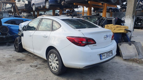 Aripa dreapta fata Opel Astra J 2017 berlina 