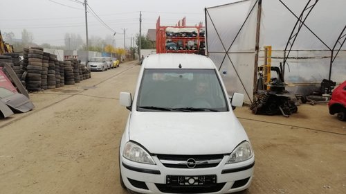 Aripa dreapta fata Opel Combo C 2004 HATCHBAC