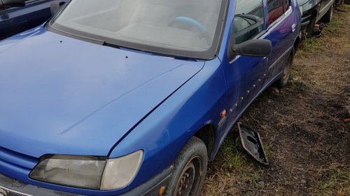 Aripa dreapta fata Peugeot 306 1995 HATCHBACK 1.4