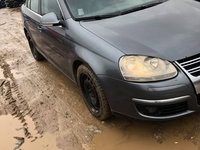 Aripa dreapta fata Volkswagen Jetta 2009 Berlina 1.9