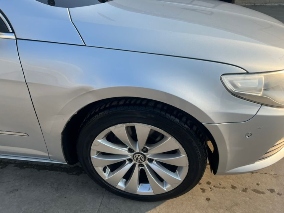 Aripa Dreapta Fata Volkswagen Passat CC ( CU DEFECT )