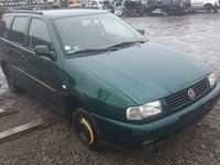 Aripa dreapta fata Volkswagen Polo 2001 1.4 Benzina Cod motor AUA 75CP/55KW