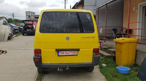 Aripa dreapta fata Volkswagen TRANSPORTER 1991 BUS 2,4D