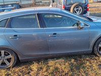 Aripa dreapta fata Volvo V40 2013 HATCHBACK 2.0 D