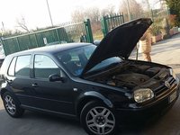 Aripa dreapta fata VW Golf IV culoare negru