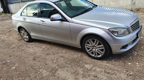 Aripa dreapta spate Mercedes C-Class S204 2009 berlina 2198