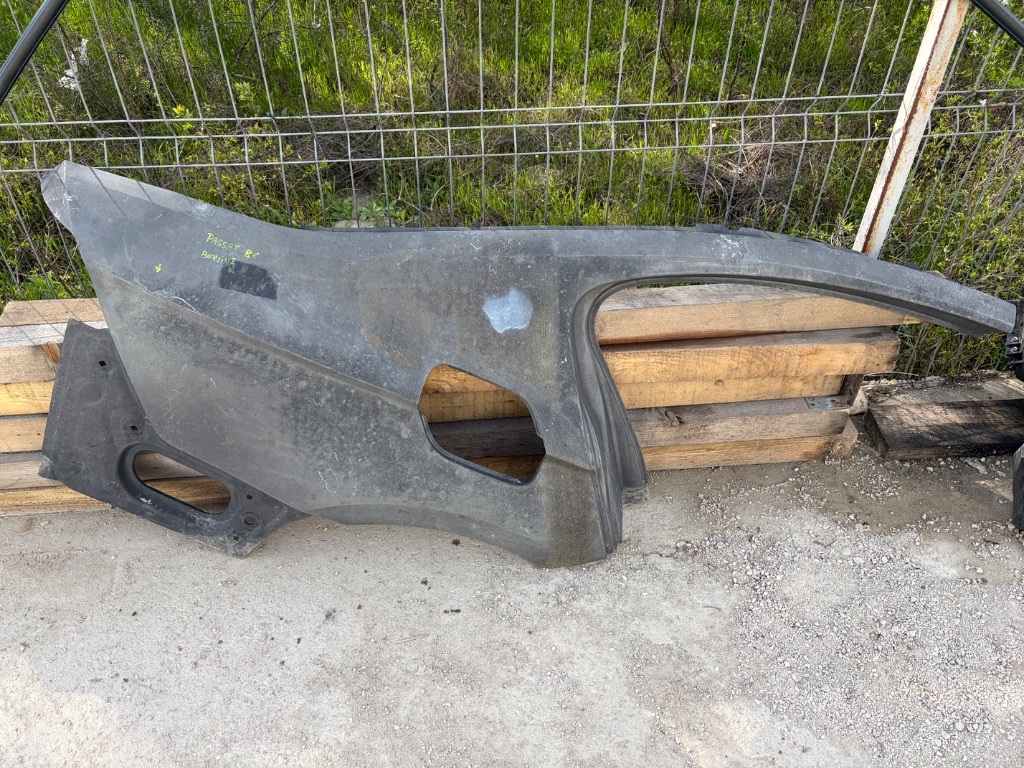 Aripa dreapta spate ORIGINALA Volkswagen Passat B8 SEDAN 2016/2017/2018/2019/2020/2021/2022/2023