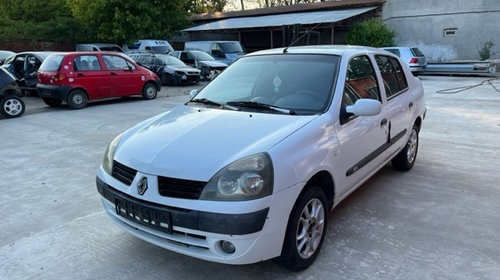 Aripa dreapta spate Renault Clio 2 2006 berlina 1.5 dci