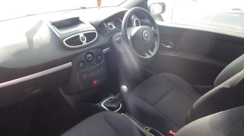 Aripa dreapta spate Renault Clio 2006 Coupe 1.5 dci