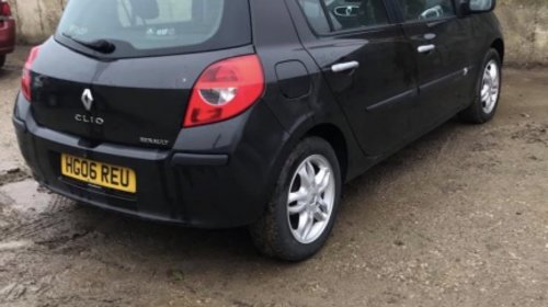 Aripa dreapta spate Renault Clio 2006 Hatchback 1.5 dci