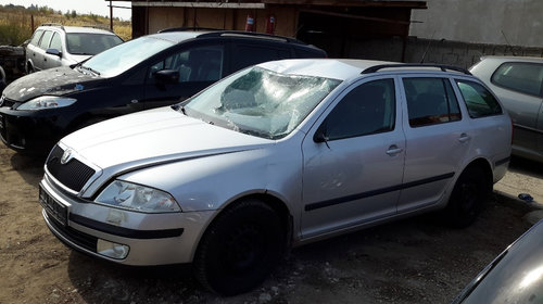 Aripa dreapta spate Skoda Octavia 2 2007 break 1.9