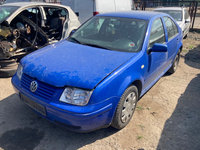 Aripa dreapta spate Volkswagen Bora 2000 limuzina 1.9 TDI