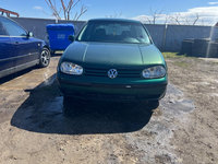 Aripa dreapta spate Volkswagen Golf 4 2001 Hatchback 1.4 benzină 16 valve