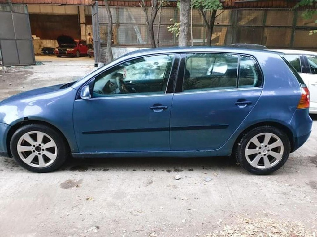 Aripa dreapta spate Volkswagen Golf 5 2007 Hatchback 1.9 TDI - imagine 1