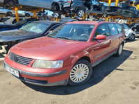 Aripa dreapta spate Volkswagen Passat B5 1999 avant 1.6 benzina AHL