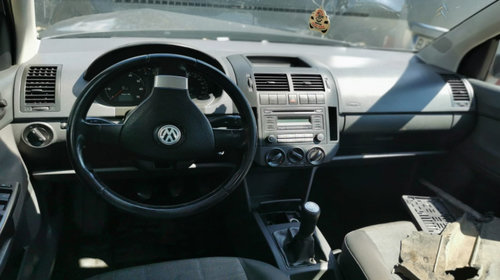 Aripa dreapta spate Volkswagen Polo 9N 2008 HatchBack 1.2 benzina BBM