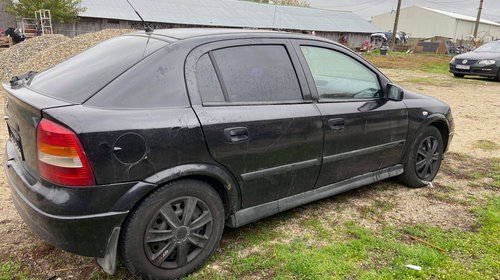 Aripa fata culoare neagra Opel Astra G